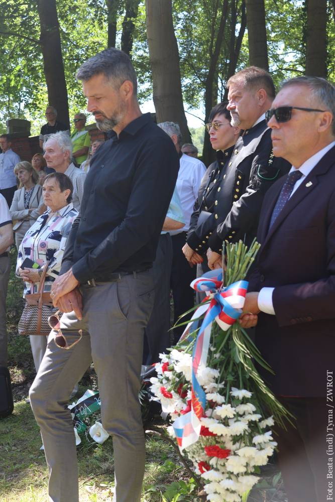 Na cmentarzu w Starej Karwinie odbyły się uroczystości upamiętniające ofiary największego górniczego wypadku w regionie, jaki wydarzył się w 1894 roku.