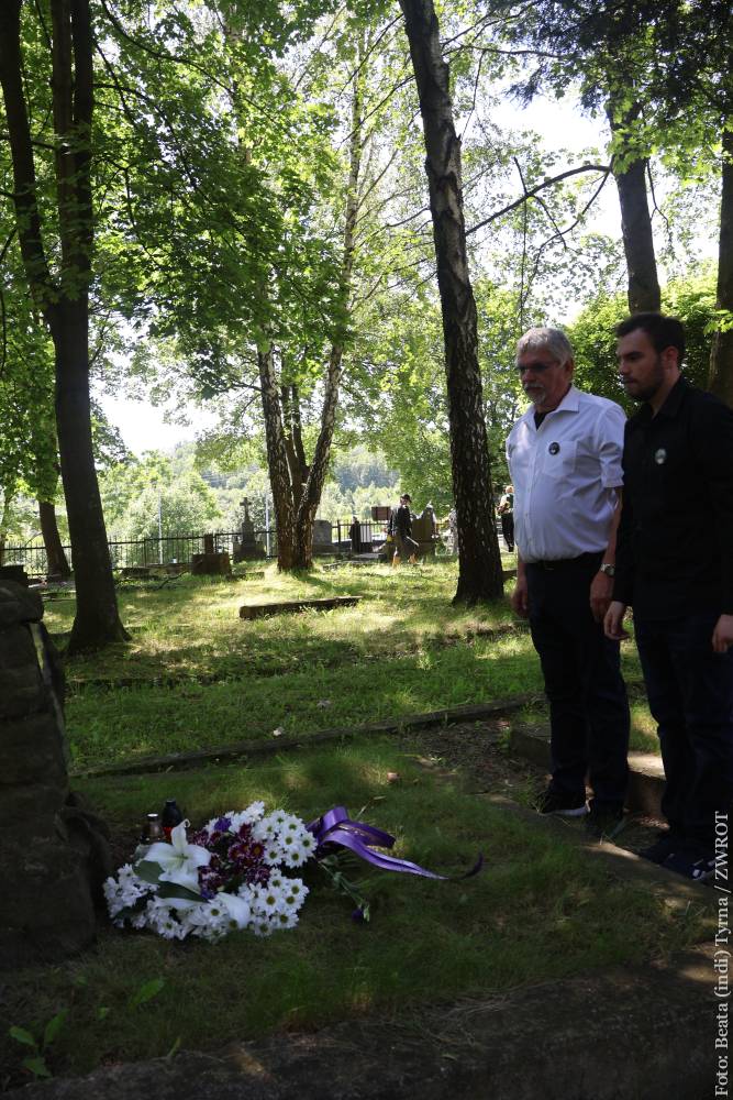 Kwiaty złożono także na grobie inż Celestyna Racka