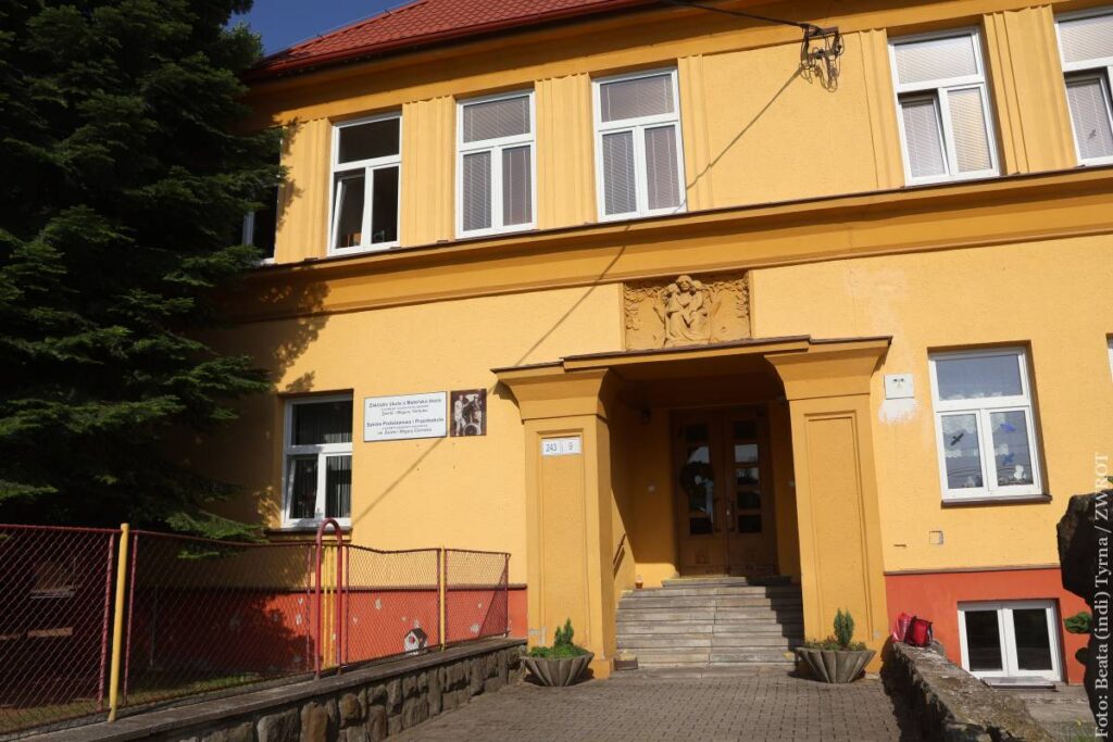 Polska szkoła podstawowa w Cierlicku