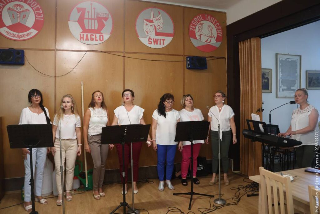 W programie artystycznym wystąpił zespół muzyczny "Ale to już było" z nieodległej miejscowości Olza w Polsce