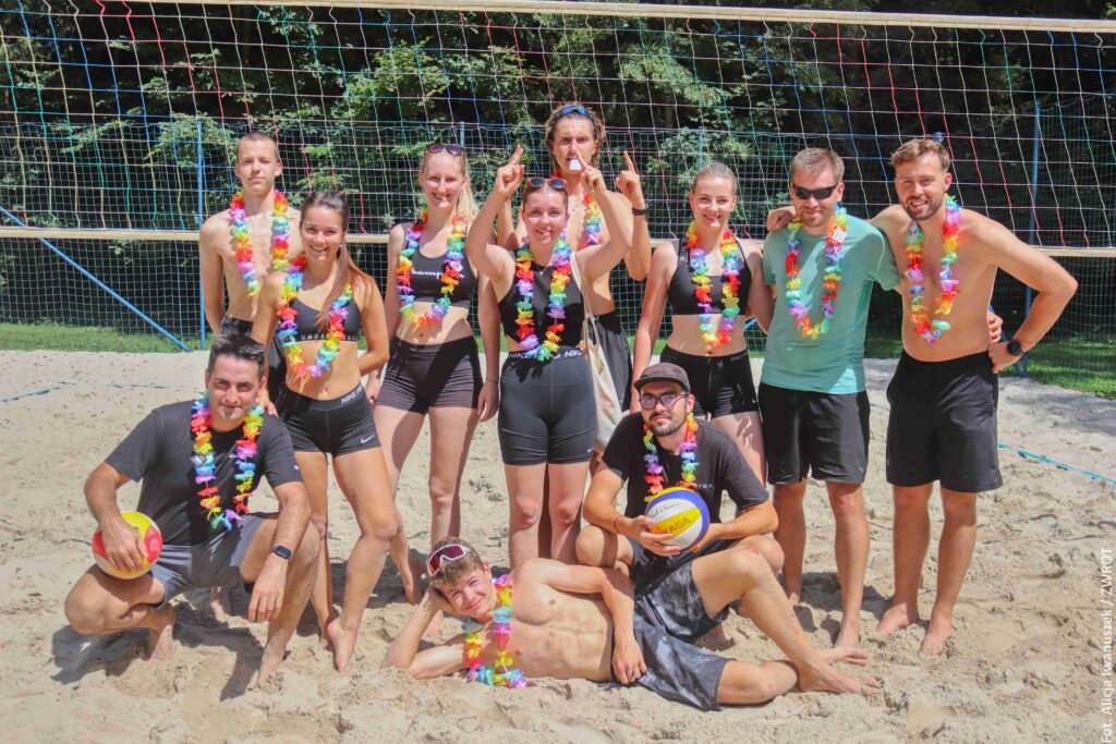 Sportowy poranek przed Hawaii Party! Siatkówka nad Głuchówką