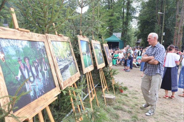 Rok obrzędowy zatrzymany w kadrze. Zaolzi i Zaolzioczek na wystawie i w kalendarzu