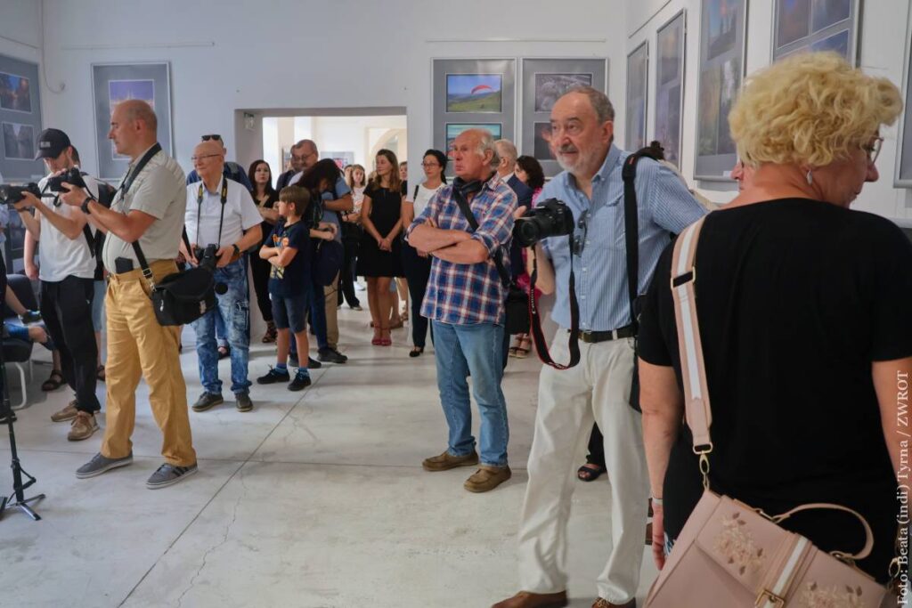 Wernisaż Ogólnopolskiej Wystawy Fotografii Krajoznawczej pt. „50-lecie Komisji Fotografii Krajoznawczej ZG PTTK” odbył się 6 sierpnia 2024 w Cieszyńskim Ośrodku Kultury "Dom Narodowy"