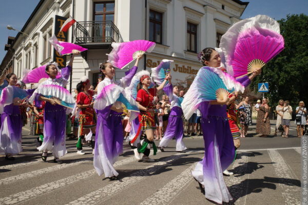 Około stu zespołów z trzech kontynentów wystąpi na Tygodniu Kultury Beskidzkiej