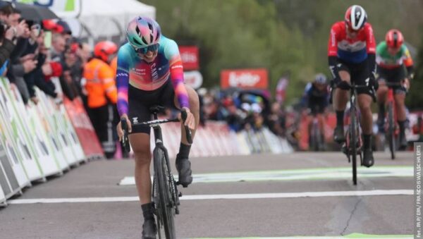 Katarzyna Niewiadoma zdobywa żółtą koszulkę liderki Tour de France