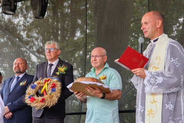 Kultywowanie tradycji, integracja lokalnej społeczności i artystyczny program. Stonawskie dożynki to mnóstwo atrakcji