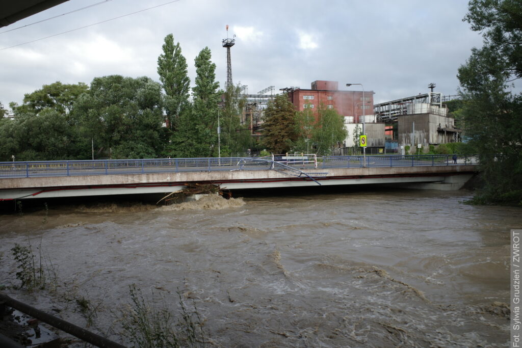 TRZYNIEC. Ulica Závodní i „Mysia Dziura” są nadal zamknięte