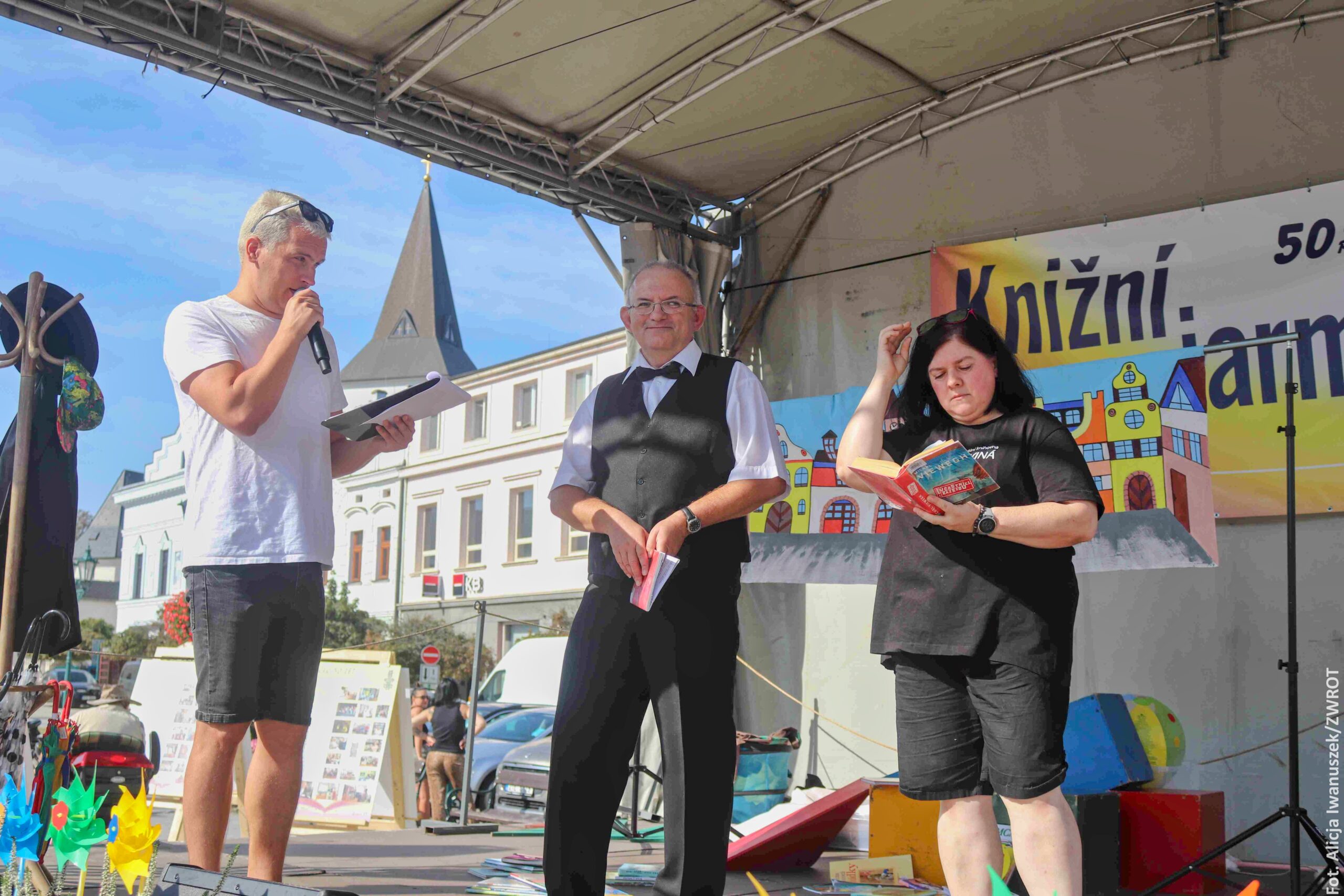 50-lecie Oddziału Literatury Polskiej karwińskiej biblioteki. Uroczyste obchody podczas 29. Jarmarku Książki