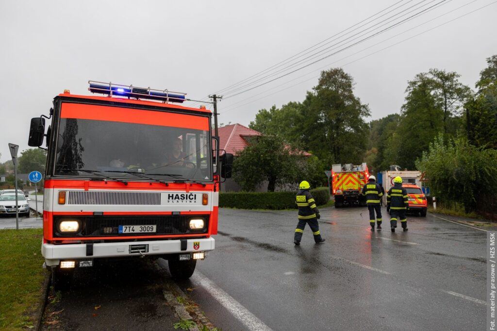 Pogotowie przeciwpowodziowe na terenie powiatu cieszyńskiego. W województwie morawsko-śląskim ogłoszono stan zagrożenia