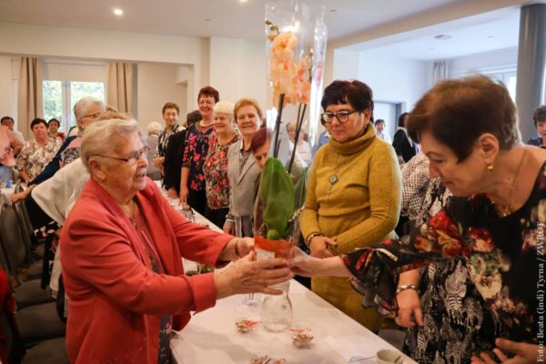 Jesienne Spotkanie Klubów Kobiet umiliły paniom występy dzieci i młodzieży