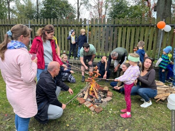 Rodzinne spotkanie polskiego przedszkola i szkoły w Jabłonkowie. Integracja i zabawa na świeżym powietrzu