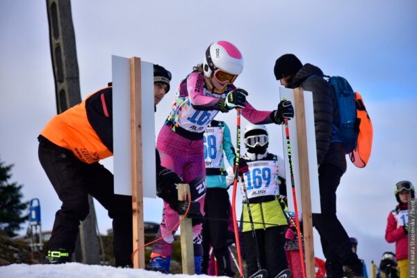 Ruszyły zapisy do 51. Zjazdu Gwiaździstego. W tym roku pałeczkę organizatora przejęła szkoła w Wędryni