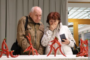 Pikantna sztuka Pawła Czekańskiego. W Trzyńcu można zobaczyć wystawę artysty z Wrocławia