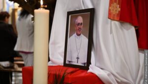 Dzisiaj pogrzeb papieża Franciszka. W Polsce obowiązuje żałoba narodowa