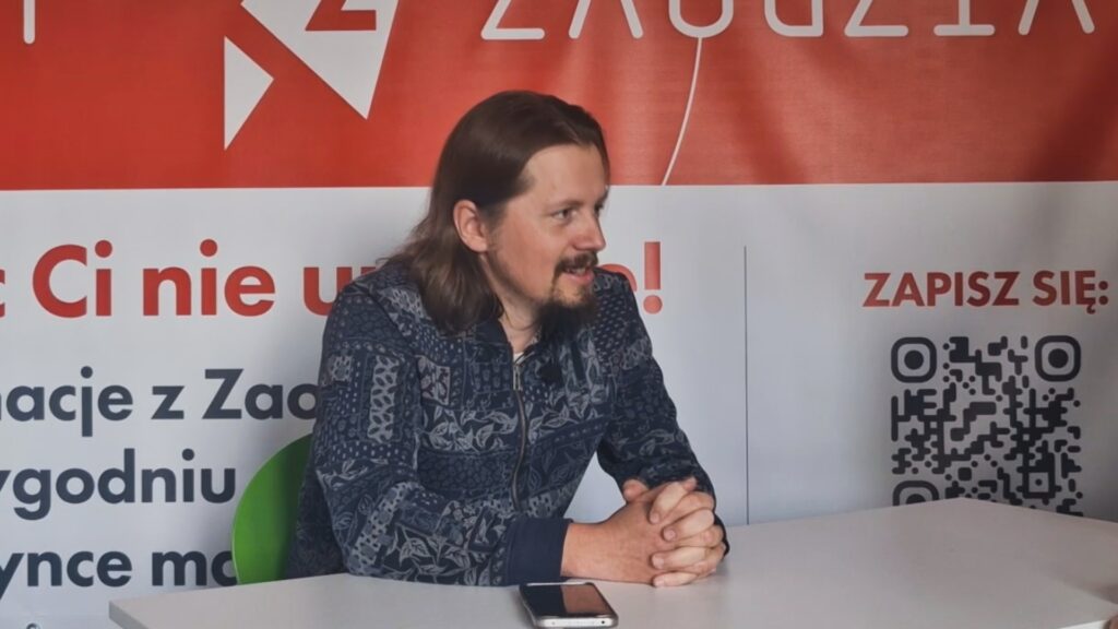 ZWROTOWISKO: Chrystian Heczko o deskalach, muralach i żywej pamięci lokalnej