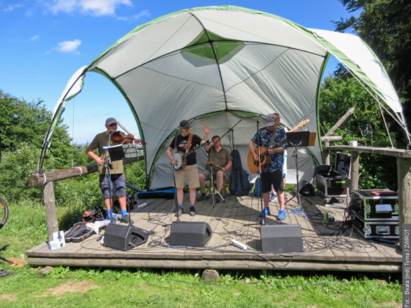 Mini festiwal muzyczny w górskiej scenerii. Na Ostrym zagrał m.in. Blaf