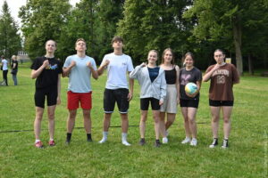 Emocje, rywalizacja i słońce. Gimnazjaliści żegnają rok szkolny na sportowo