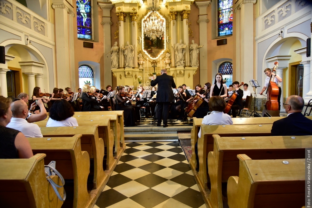 Muzyczna uczta w Bystrzycy. Orkiestra Symfoniczna z Częstochowy zachwyciła publiczność