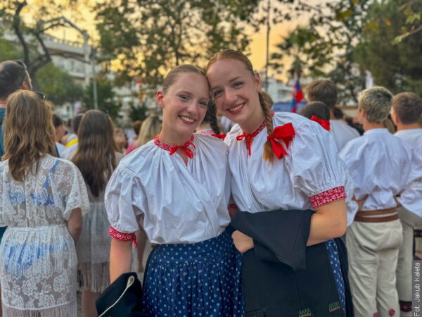 Taniec, plaża, niezapomniane wspomnienia. Zespół Folklorystyczny „Bystrzyca” w Grecji
