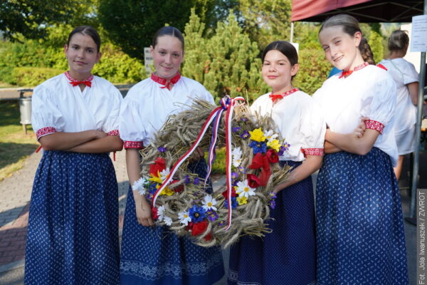 Wieńce, muzyka i placki. Sezon dożynkowy rozpoczęła Bystrzyca