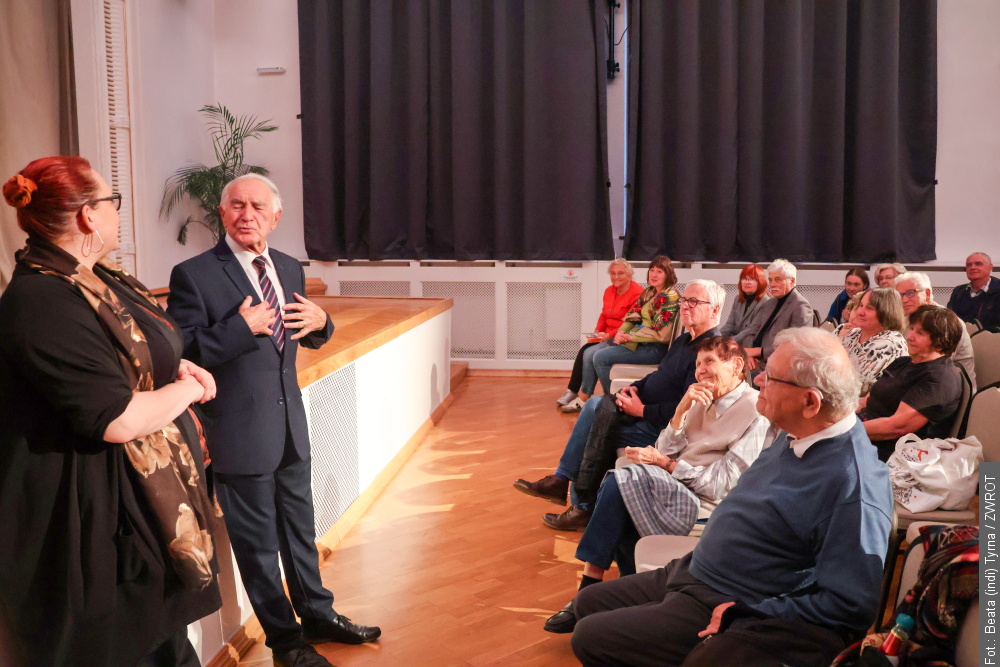 Akademia Obrzędowości Dorocznej w Cieszynie. Wykład prof. Daniela Kadłubca o StanisławieHadynie [nagranie]