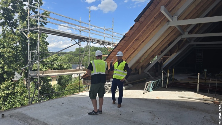 Akademia Handlowa wciąż zmaga się ze skutkami pożaru. Prace potrwają nawet jeszcze rok