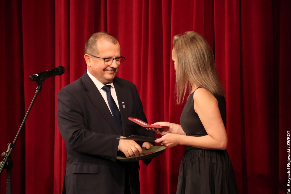 Cieszyński teatr zasłużony dla kultury polskiej! Odznaczenie ministra na 115-lecie działalności