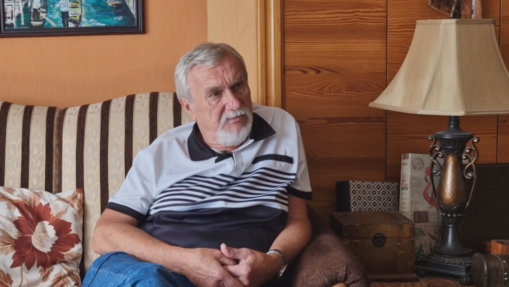 Historia szkolnictwa w Lesznej Dolnej. Rozmowa z Tadeuszem Szkucikiem w najnowszym podcaście Zwrotowisko