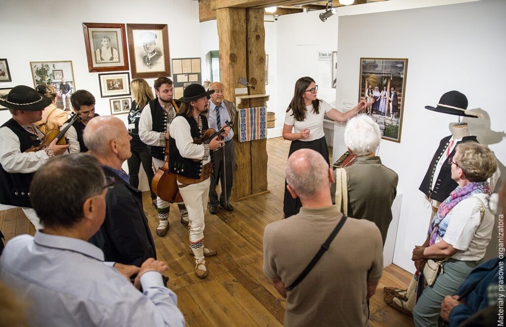 Z Archiwum Z. Pamiątki rodzinne Polaków z Zaolzia na wystawie w Muzeum Mazowieckim w Płocku