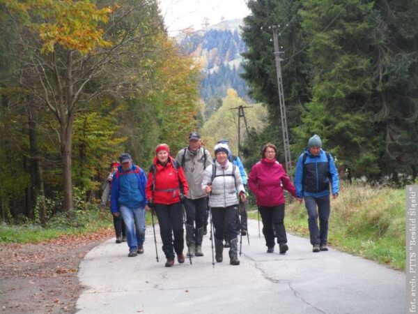 Góry, kolory i pogoda marzeń. Turyści z Zaolzia spędzili kolejny udany wtorek w Beskidach