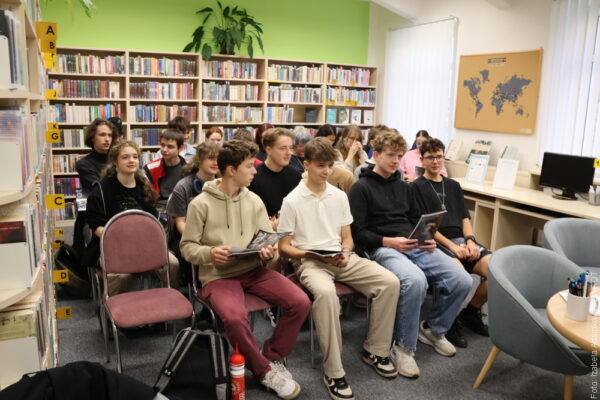 Warsztaty dla młodych pisarzy. Projekt „Tu się czyta, tu się tworzy” rozwija wyobraźnię uczniów