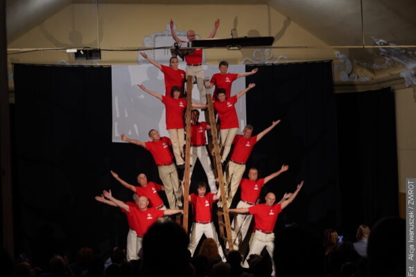 Rodzinne piramidy i światowa konferencja. Gimnaści świętowali jubileusz 120-lecia [zdjęcia]