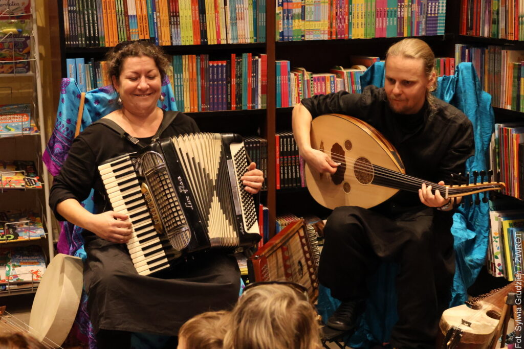 Między Niebem a Ziemią. Wyjątkowe spotkanie w Księgarni u Wirthów