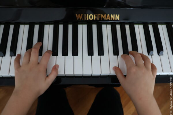 Dziecko i pianino. Rozmowa ze stroicielem Marcinem Kuskiem. Część I