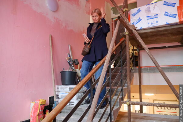 Domy PZKO remontowane z polskich środków. Delegacja Fundacji „Pomoc Polakom na Wschodzie” sprawdza postępy