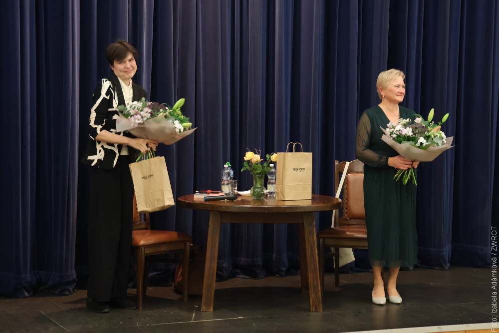 Literacki wieczór w Cierlicku. Danuta Chlup zaprezentowała nową powieść „Vrstvy na dně”