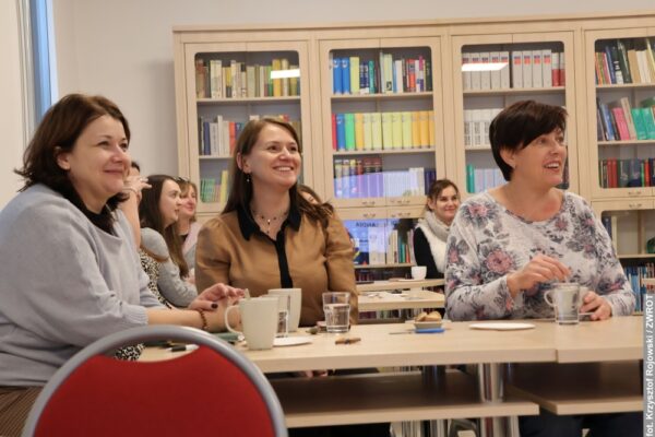 Nauczycielki uczyły się uczyć dzieci poprawnej wymowy. „O gwarę trzeba dbać, ale trzeba pokazywać też wzorce językowe”