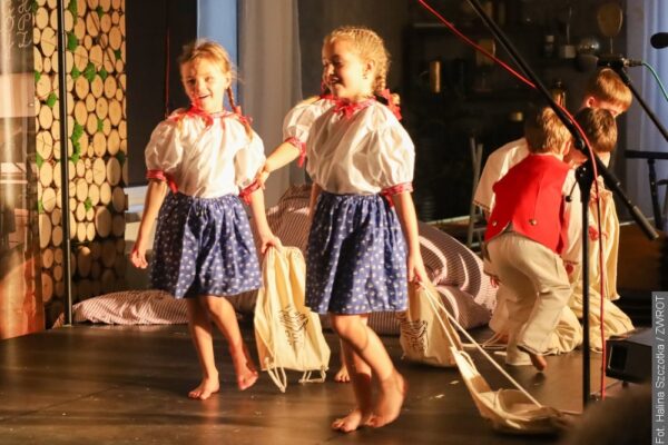 Ropica świętowała 120-lecie szkoły. Dwujęzyczna akademia zachwyciła publiczność