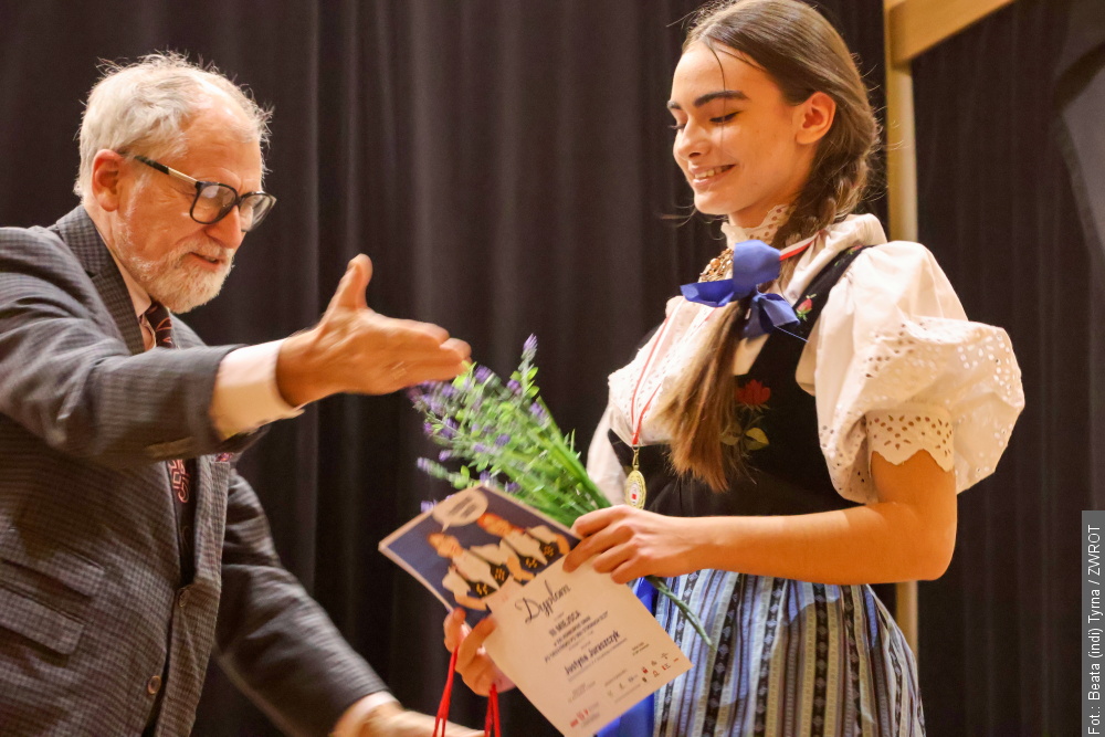 Najlepsi młodzi recytatorzy na finałowej scenie w Jabłonkowie. Wystąpili laureaci XXI Konkursu Gwar „Po cieszyńsku po obu stronach Olzy”