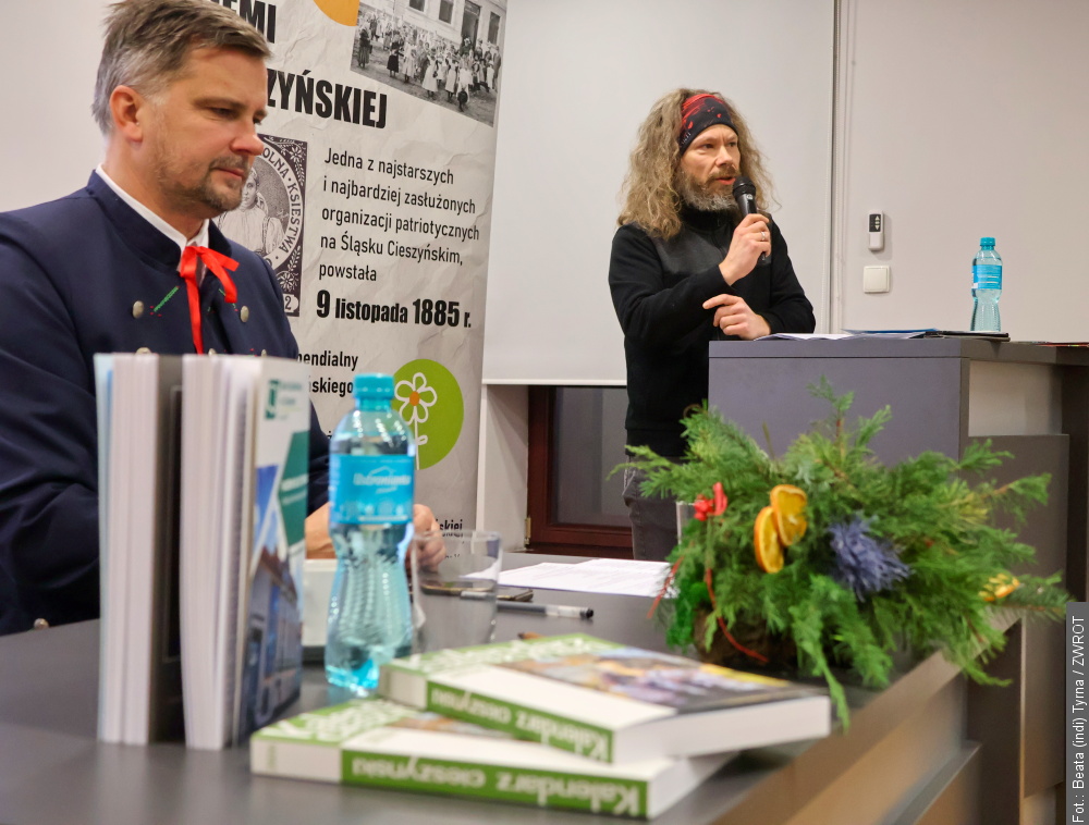 „Cieszyniok bez kalendorza je jak farorz bez brewiorza”. Kalendarz Cieszyński jest już dostępny [NAGRANIE]