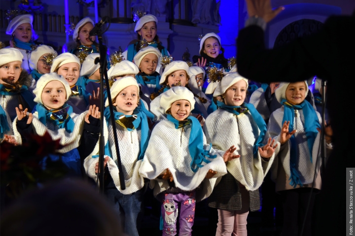 Most z muzyki i serc. Niezwykły świąteczny koncert w Bystrzycy