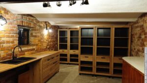 Zmiany w Domu PZKO w Sibicy. Jest nowy regionalny mural, a także zaplecze gastronomiczne