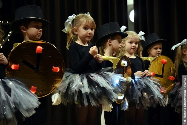 Od adwentu do karnawału. Świąteczna opowieść dzieci z przedszkola w Jabłonkowie