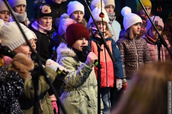 Magiczne rozświetlenie choinki w Jabłonkowie