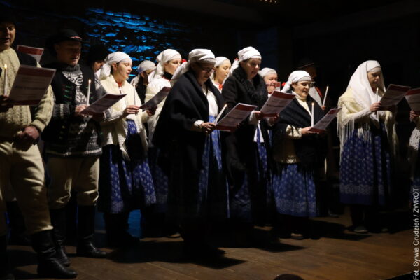 Rozświetlenie choinki w Oldrzychowicach. Narodziny nowej tradycji