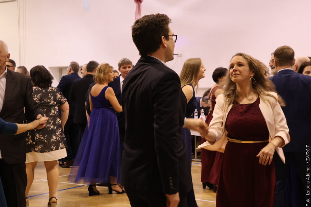 Bal PZKO w Kocobędzu. Kosmiczny klimat i kuchnia z Wiednia