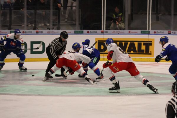 Czesi ponownie w finale Mistrzostw Świata U20. Hokeiści pokonali Kanadę w półfinałowej walce