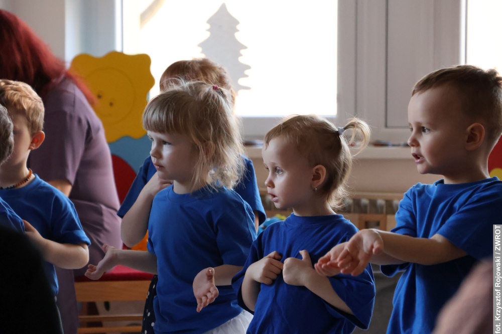 Wszystko z myślą o babciach i dziadkach. Trzynieckie przedszkolaki przygotowały występ dla swoich najbliższych