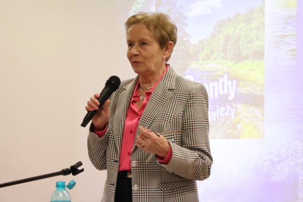 Katarzyna Roszak zaprezentowała w Cieszynie książkę „Srandy spod wieży”. Spotkaniu towarzyszyła muzyka Michała Ranosza