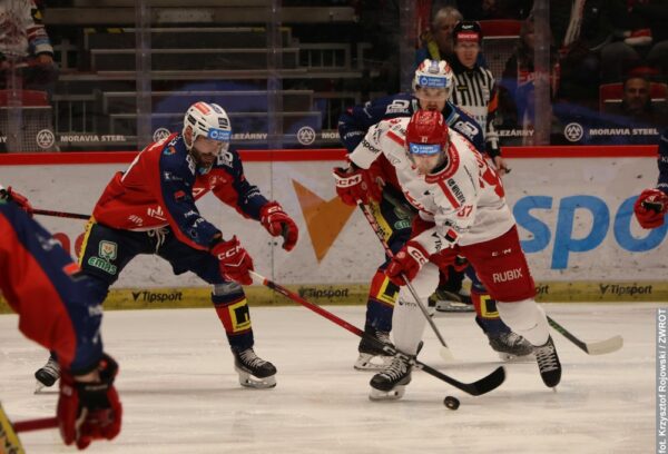 Lider pokonany! Pięć goli i ważne zwycięstwo Stalowników nad Pardubicami [galeria]